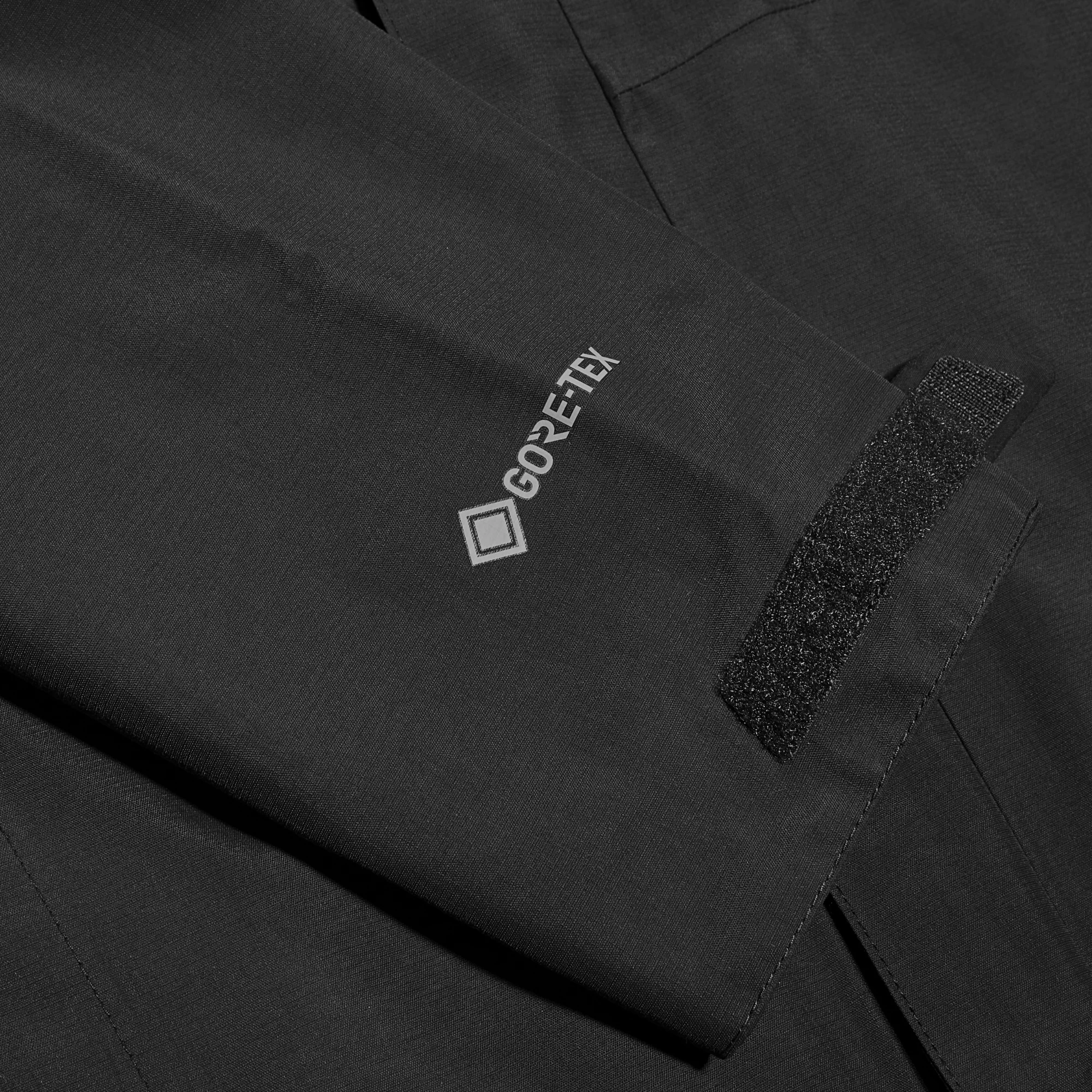 Berghaus Men's Hillwalker Interactive 2L Gore-Tex Jacket (Black) - Image 10