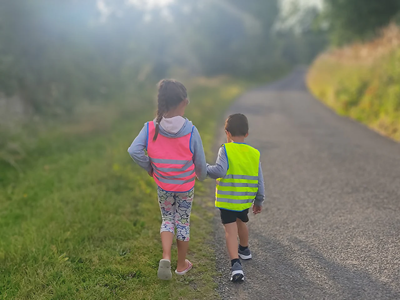 Bodylite Gear Kids Reflective Vest (Pink) - Image 4