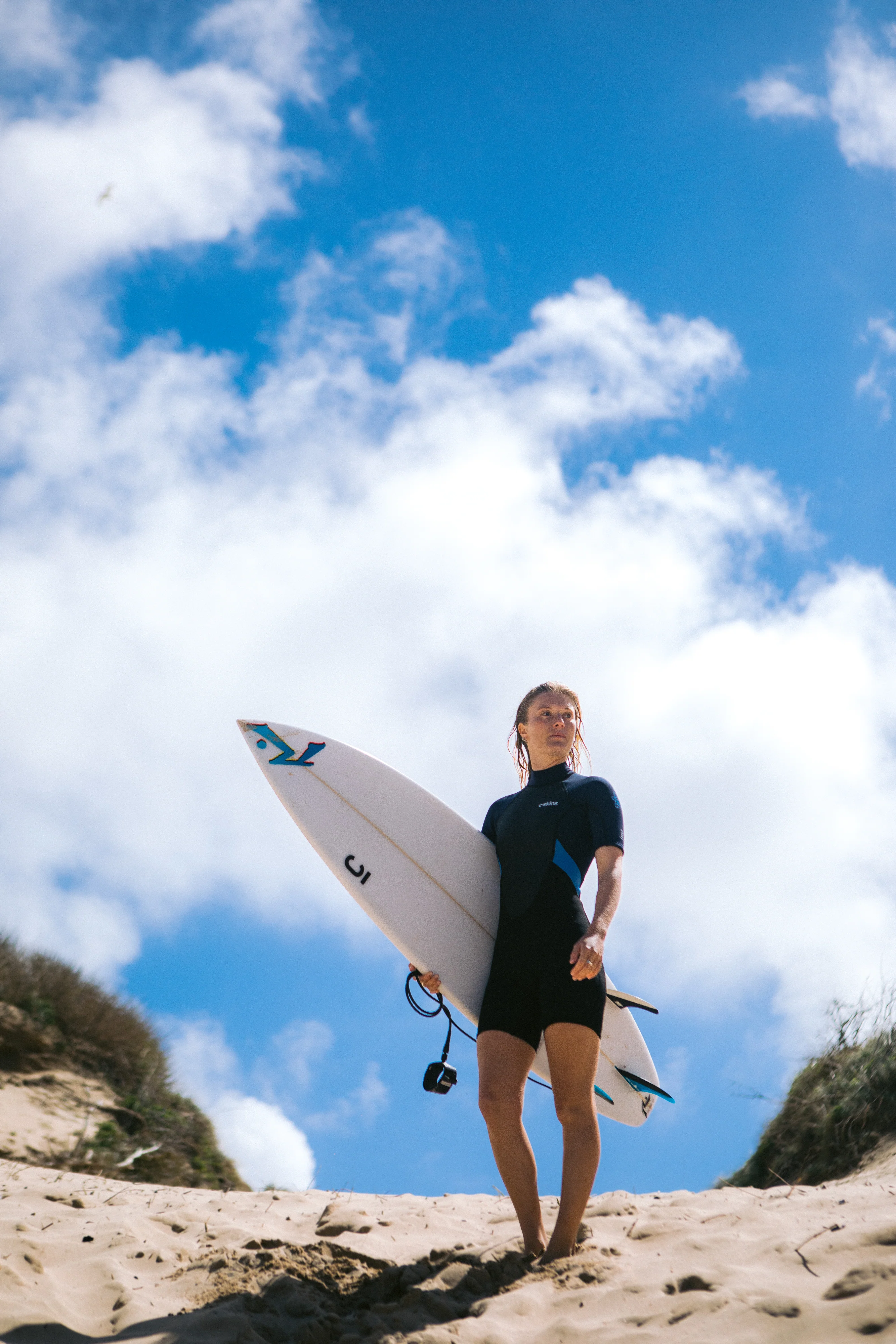 C-Skins Women's Element 3/2mm Flatlock Shorty Wetsuit (Black/Slate/Azure Blue) - Image 9