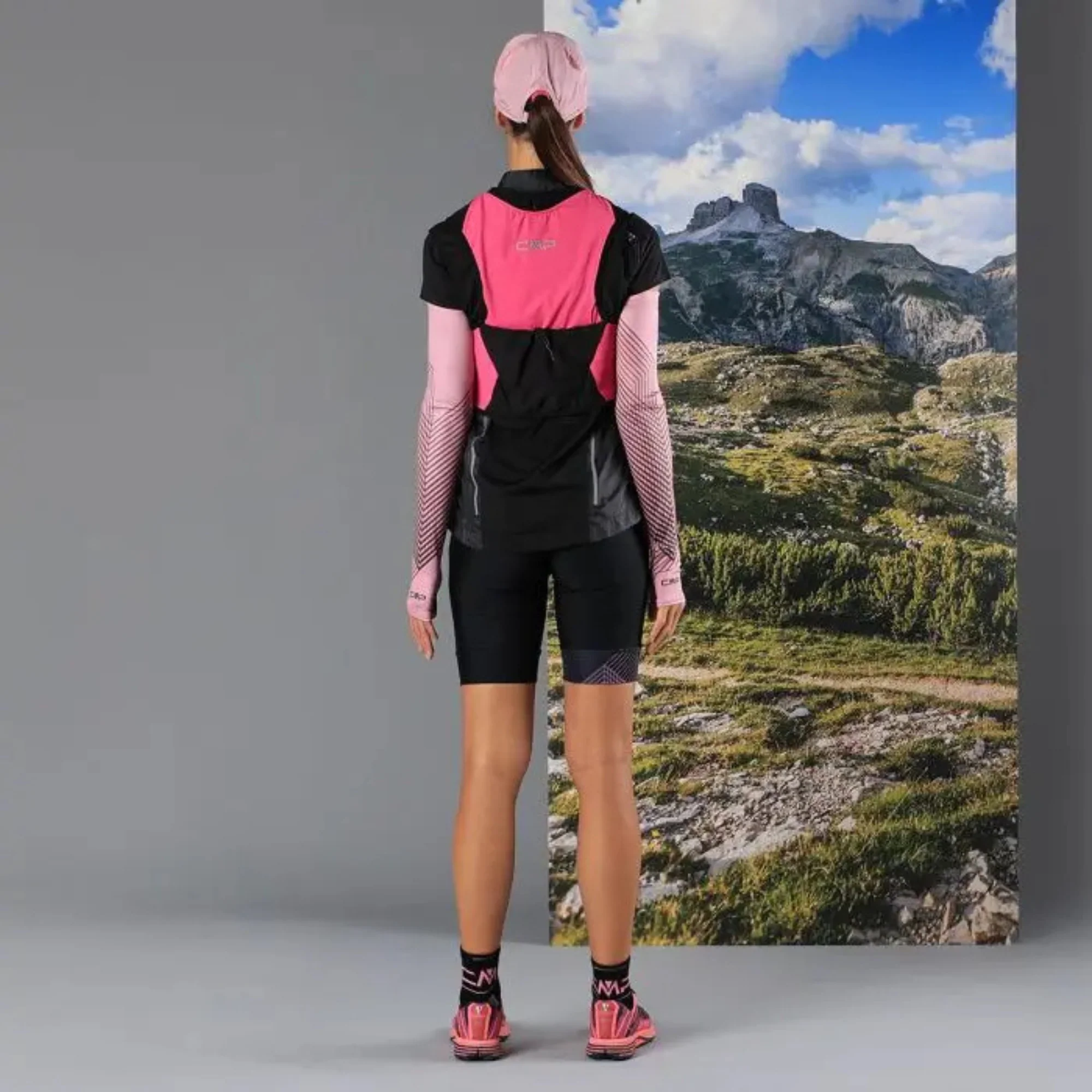 CMP Unisex Santa Fe 8L Trail Running Vest (Purple Fluo) - Image 4