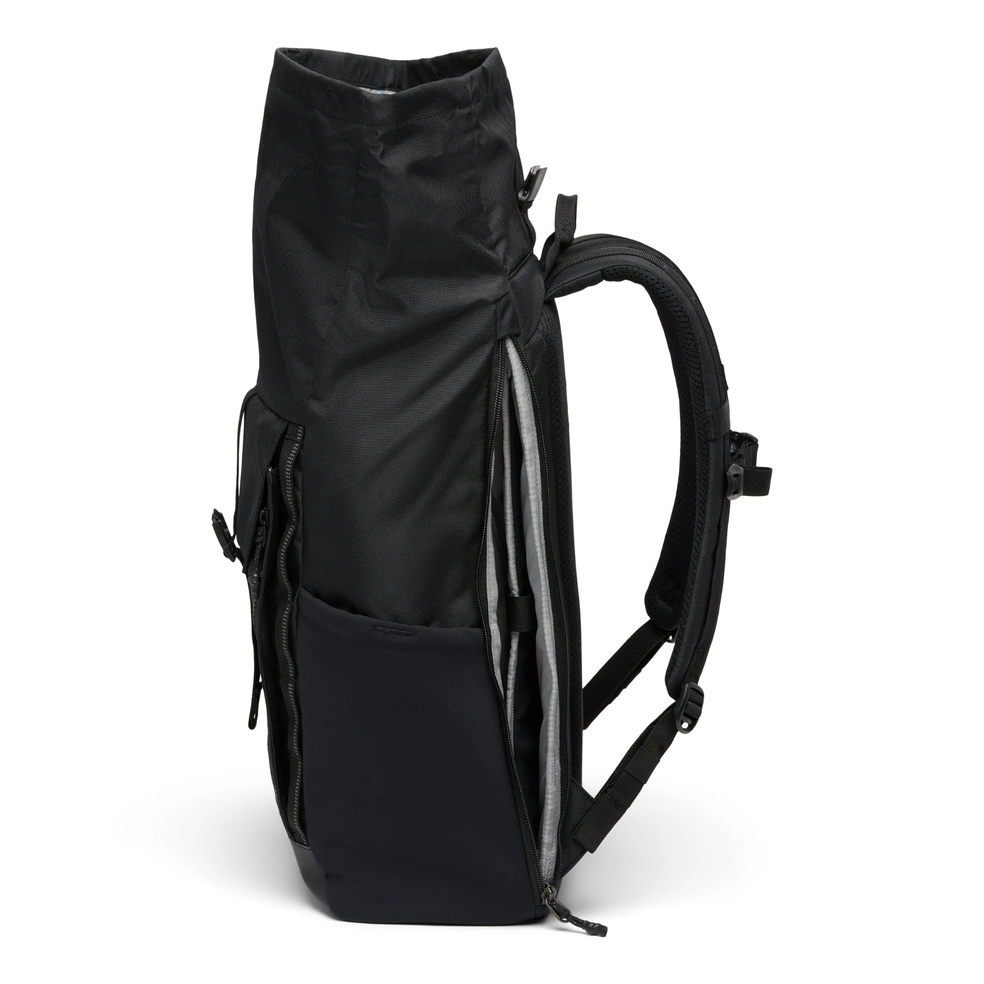Columbia Convey III 27L Rolltop Backpack (Black) - Image 4