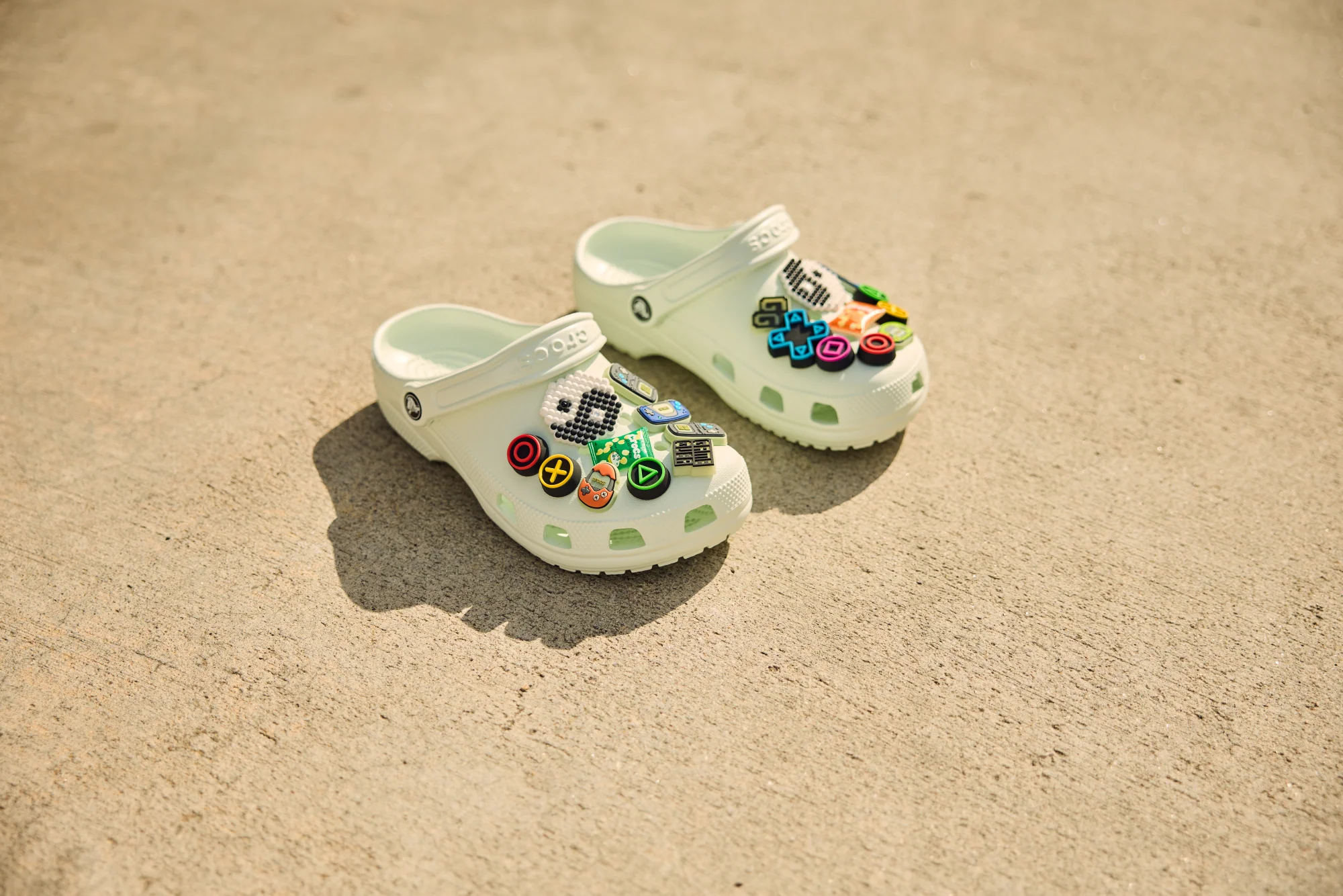 Crocs Unisex Classic Clogs (Mint Tint) - Image 14