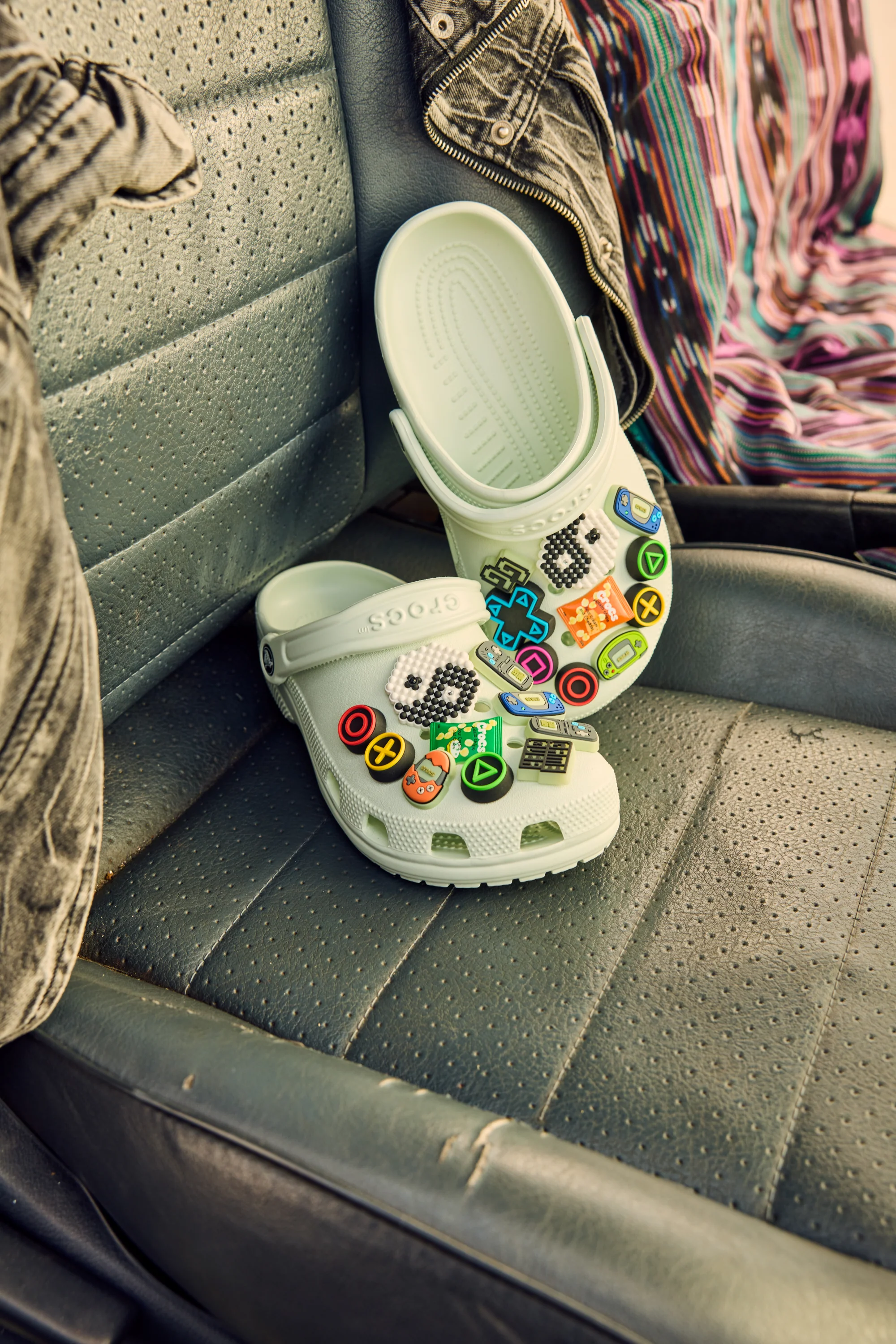 Crocs Unisex Classic Clogs (Mint Tint) - Image 9