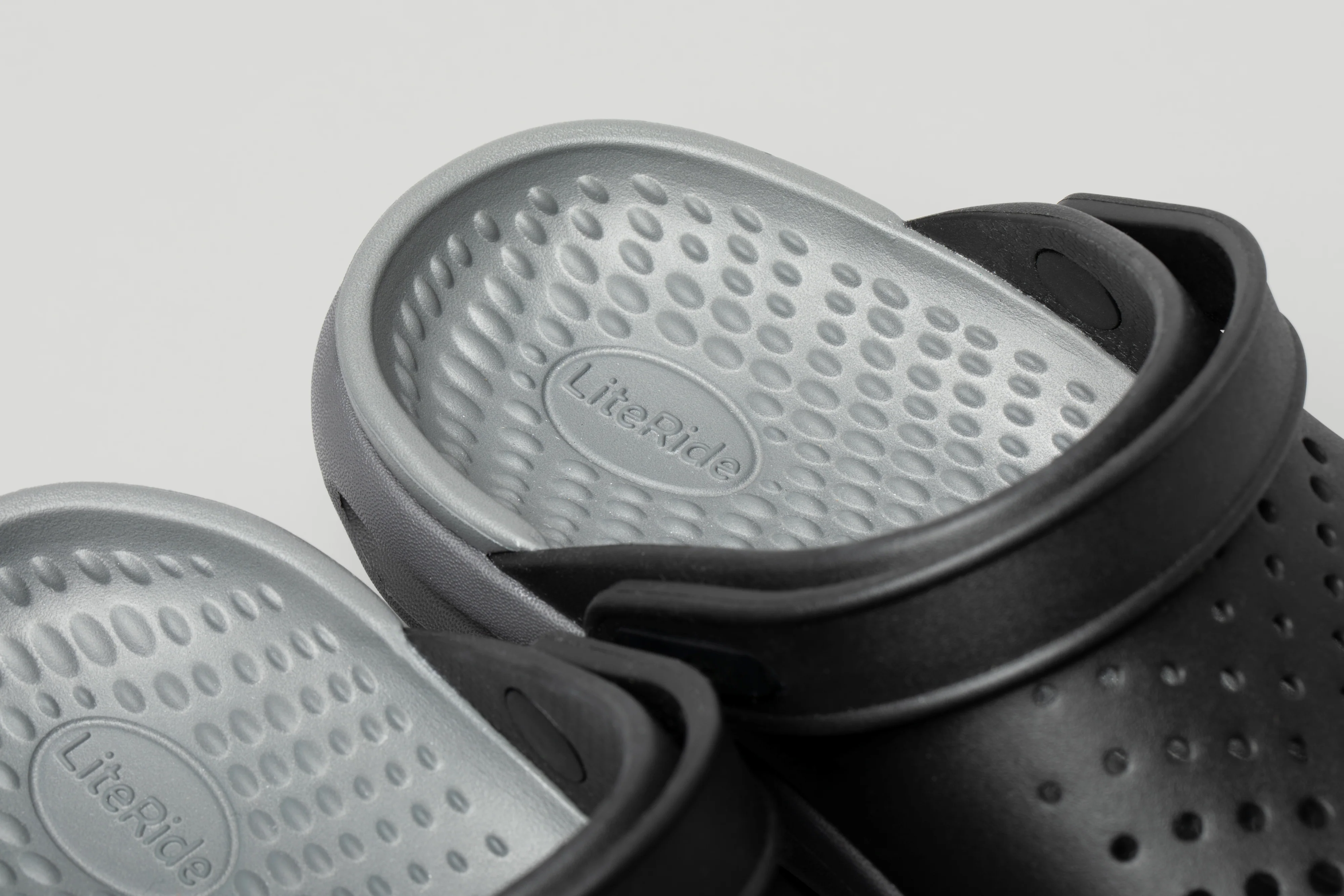 Crocs Unisex InMotion Clogs (Black) - Image 10