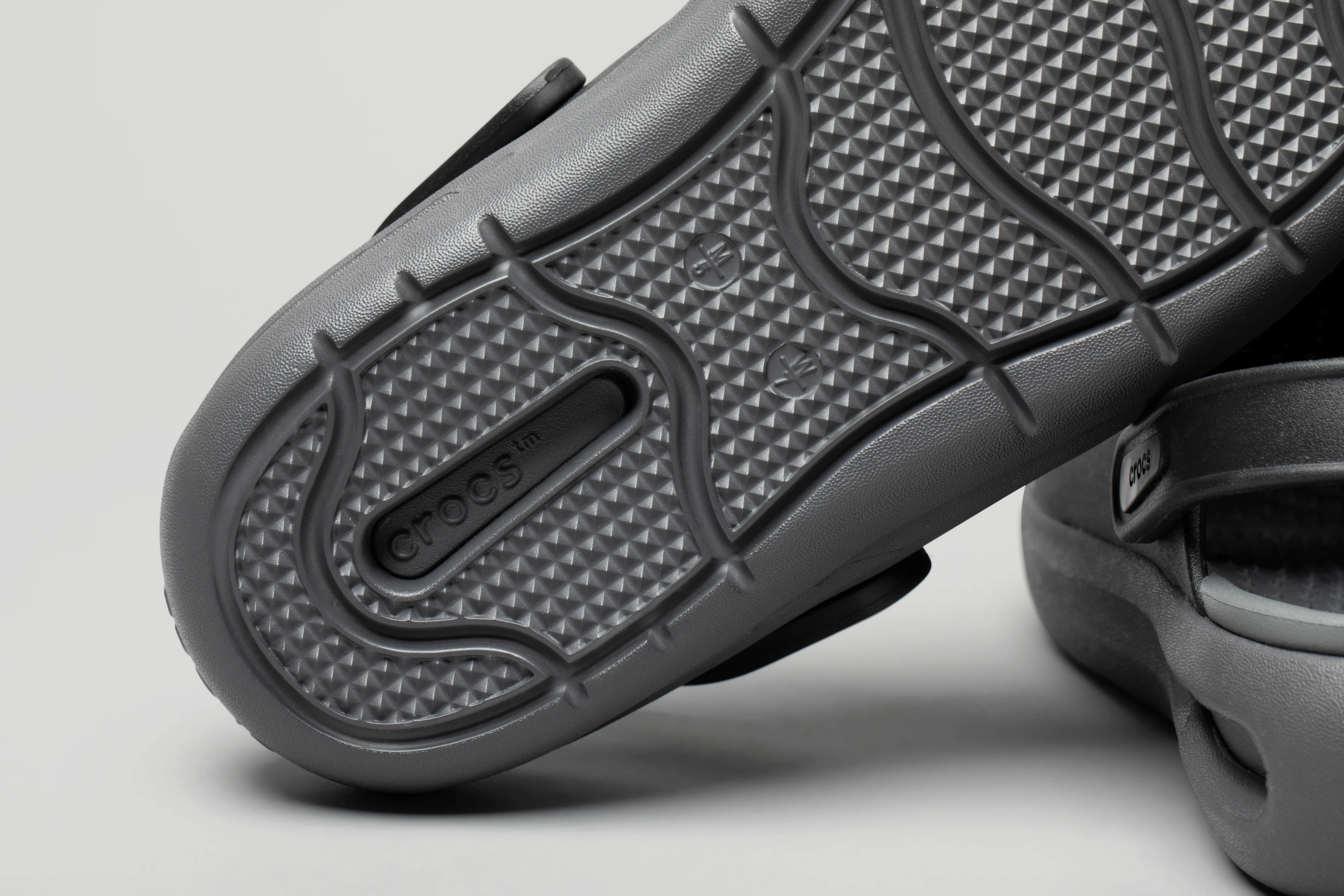 Crocs Unisex InMotion Clogs (Black) - Image 11