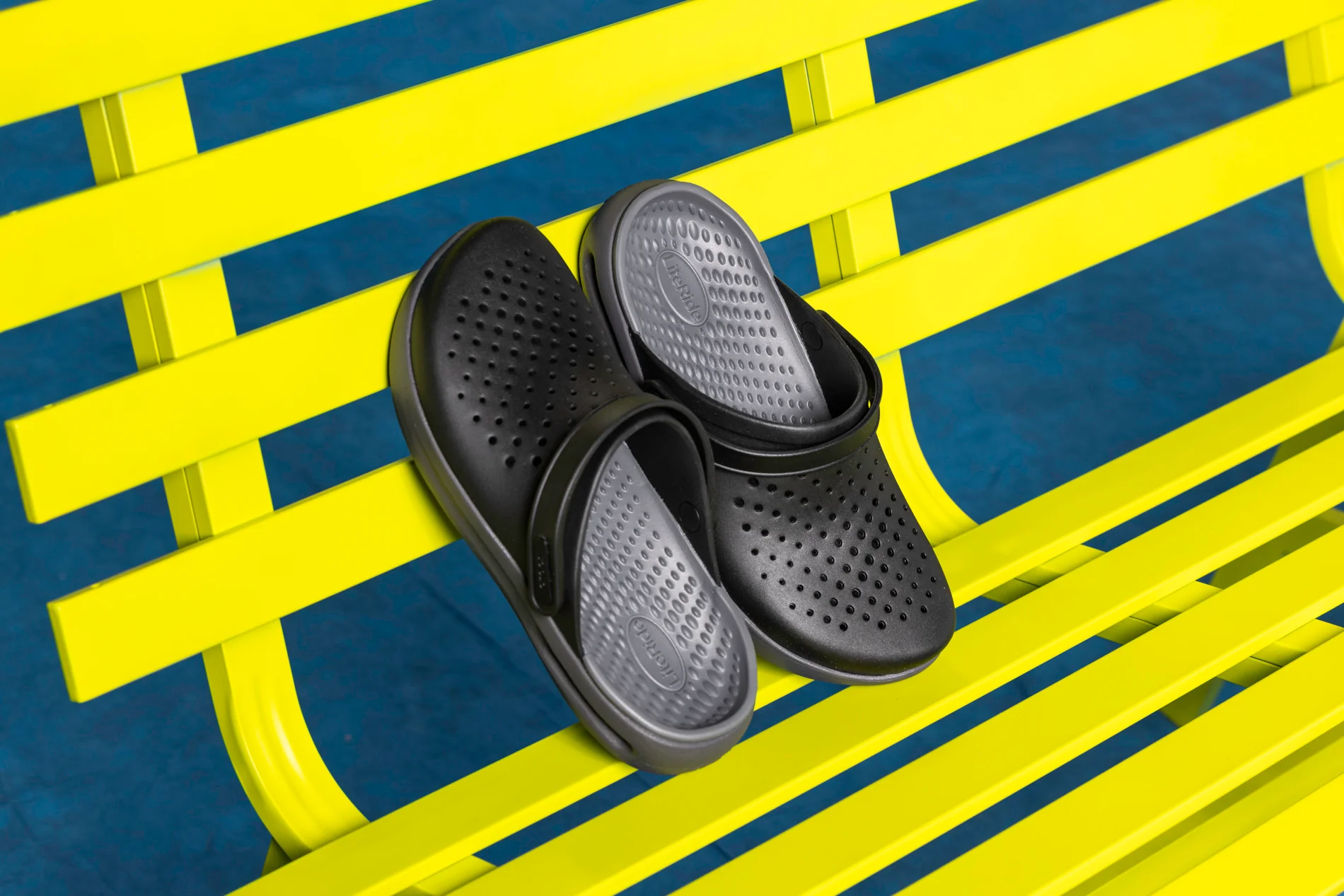 Crocs Unisex InMotion Clogs (Black) - Image 12