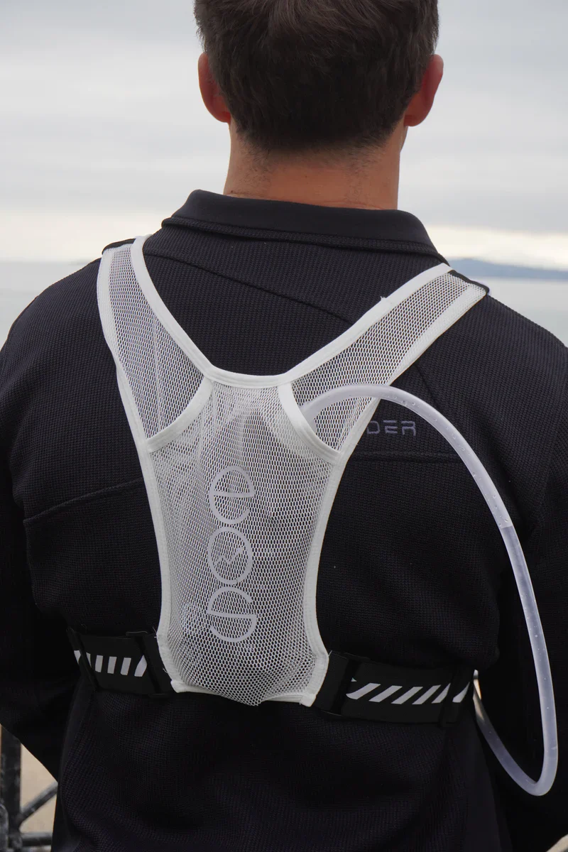 Eos Elite 700ml Water Bladder with Drinking Tube (Black) - Image 5