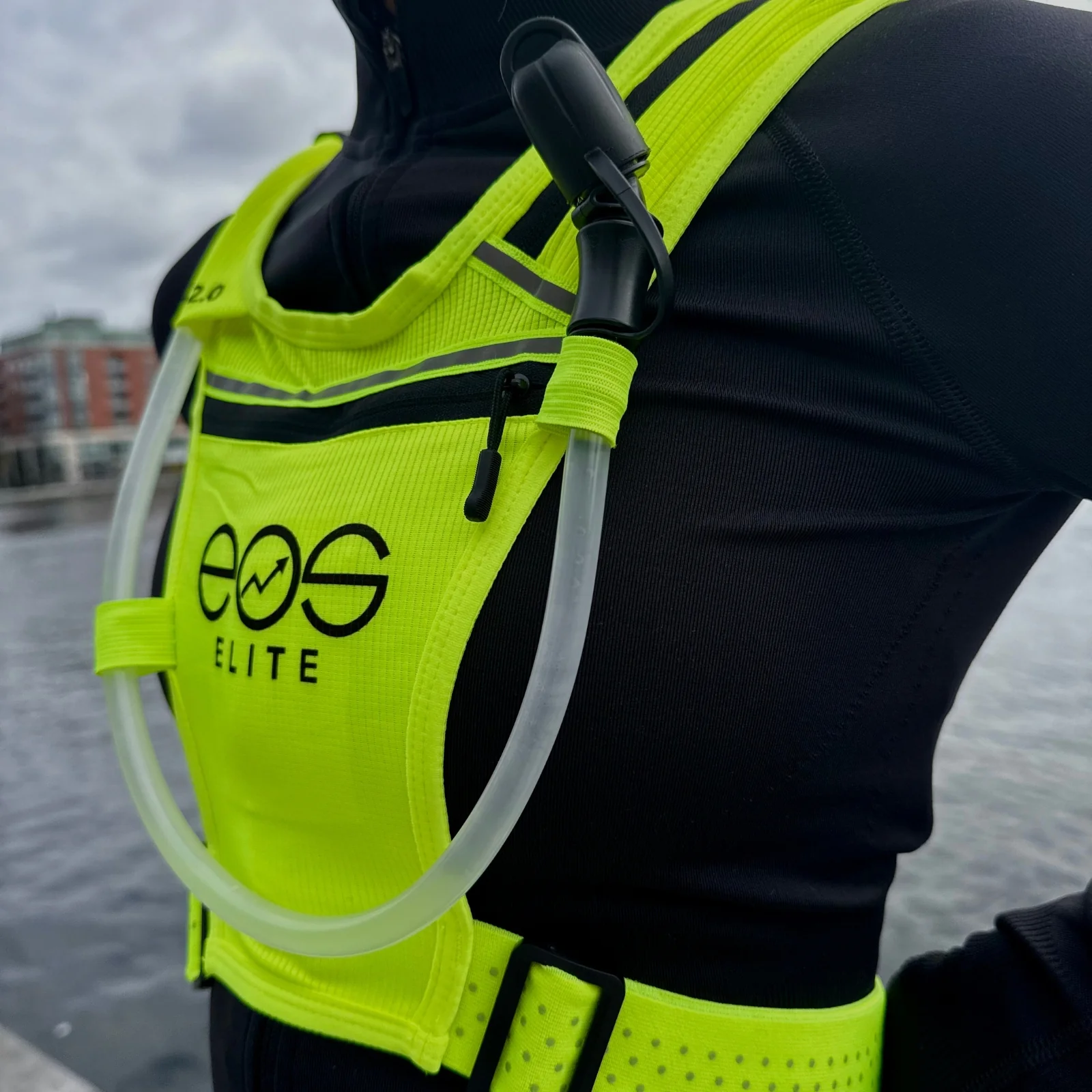 Eos Elite Unisex IllumiLight Hi-Vis Running Vest (Yellow) - Image 7