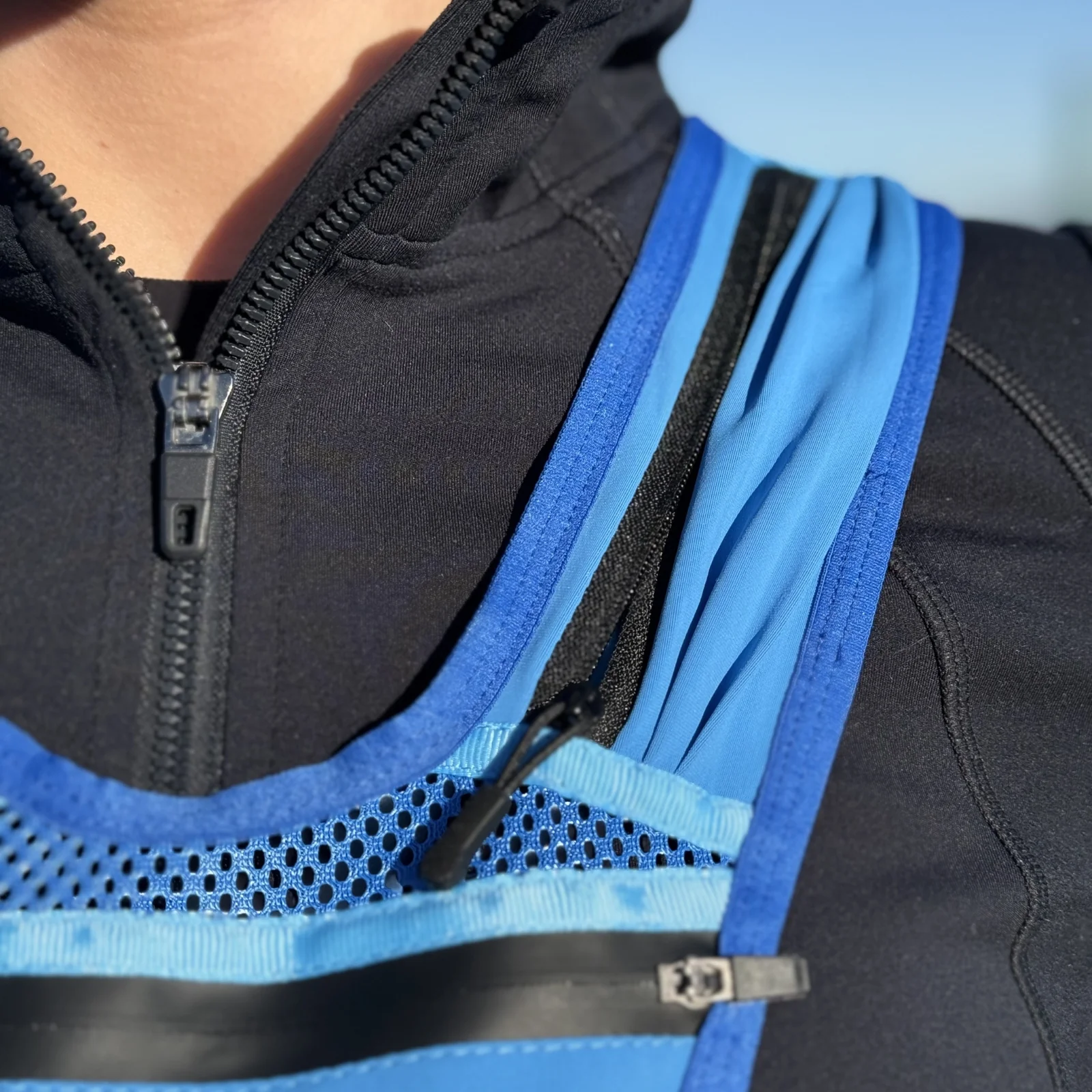 Eos Elite Unisex RainGuard Waterproof Running Vest (Blue) - Image 7