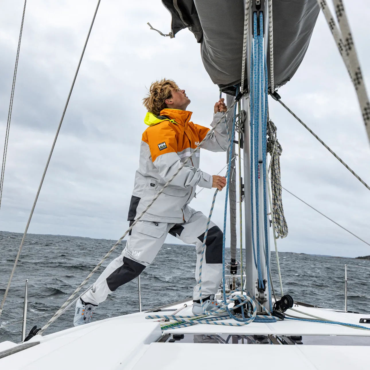 Helly Hansen Men's Pier 4.0 HT Waterproof Sailing Jacket (Ignite Orange) - Image 13