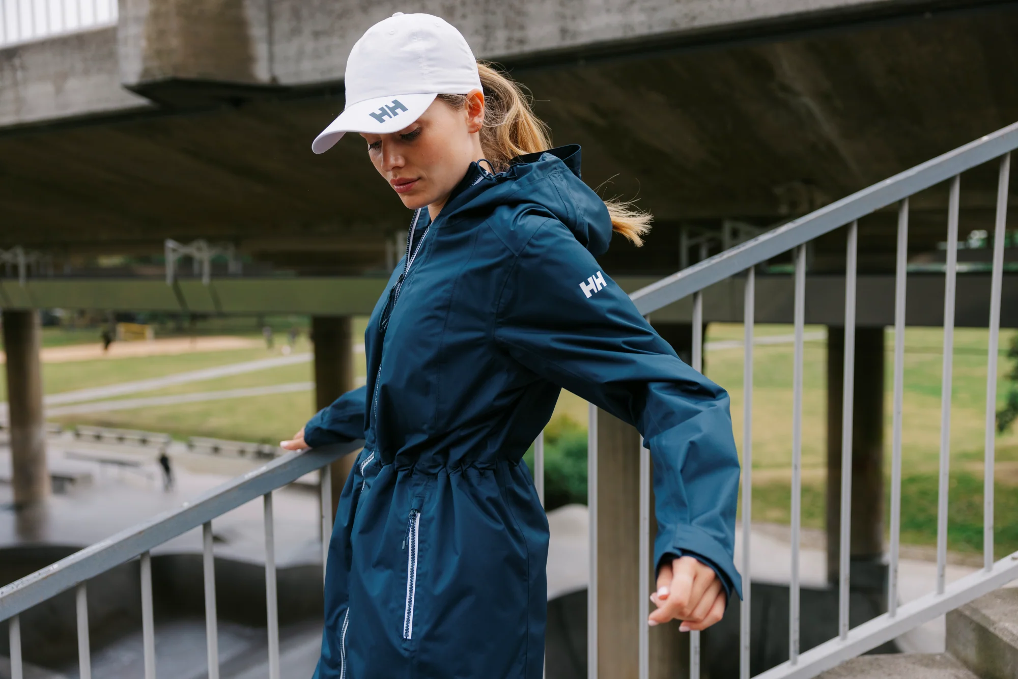 Helly Hansen Women's Westport 2L HT Waterproof Coat (Navy) - Image 10