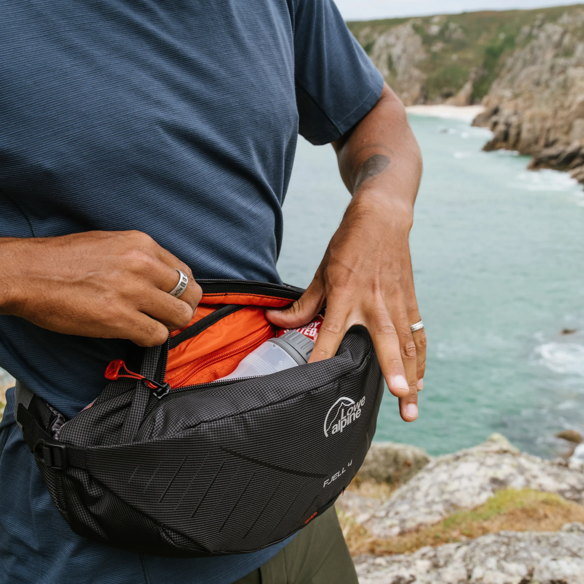 Lowe Alpine Fjell 4L Waist Pack (Black) - Image 4