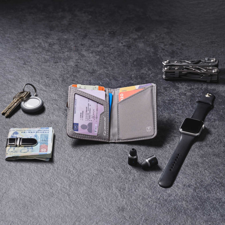 Lifeventure RFiD Recycled Card Wallet (Plum) - Image 6