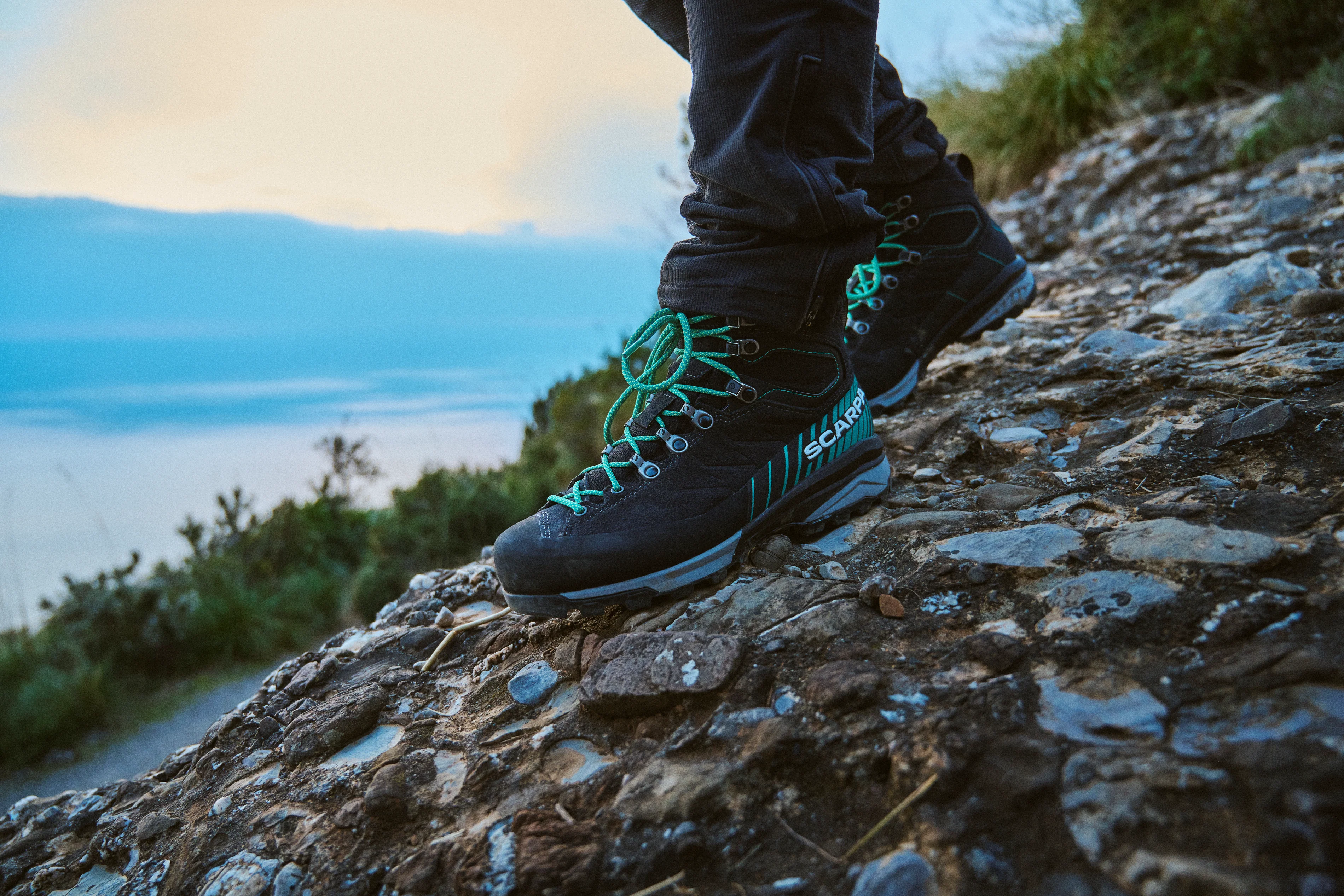 Scarpa Women's Mescalito Trek Gore-Tex Mountaineering Boots (Dark Anthracite/Tropical Green) - Image 8