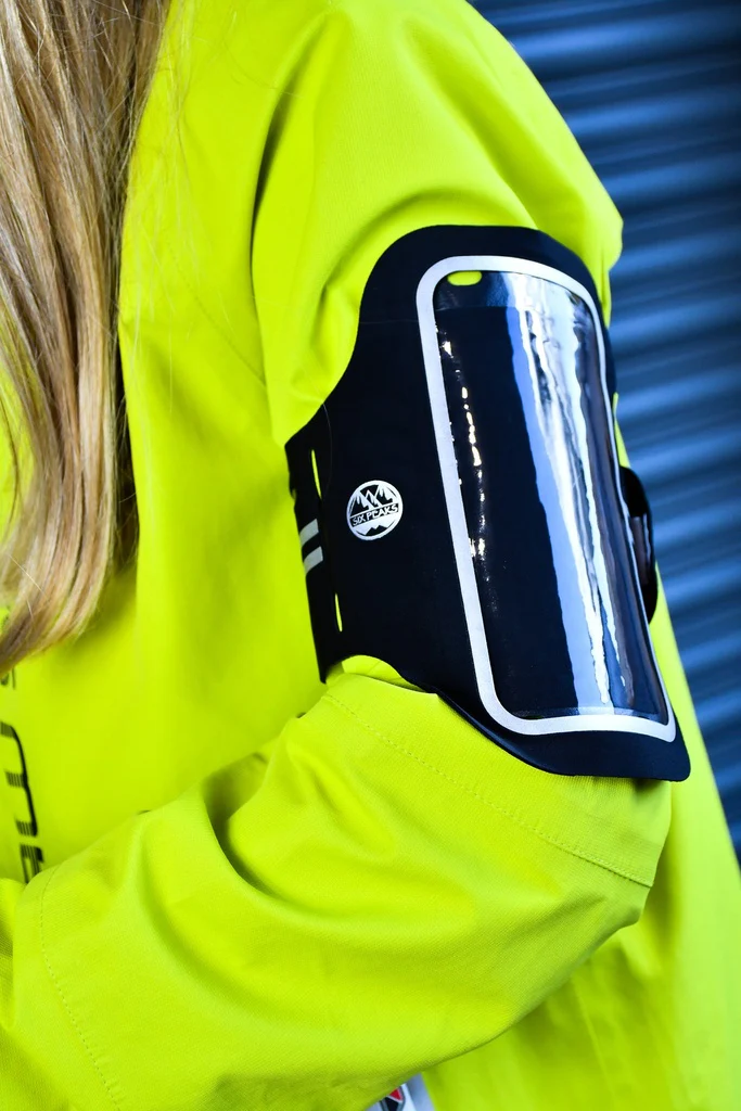Six Peaks Armband Phone Holder (Black) - Image 4