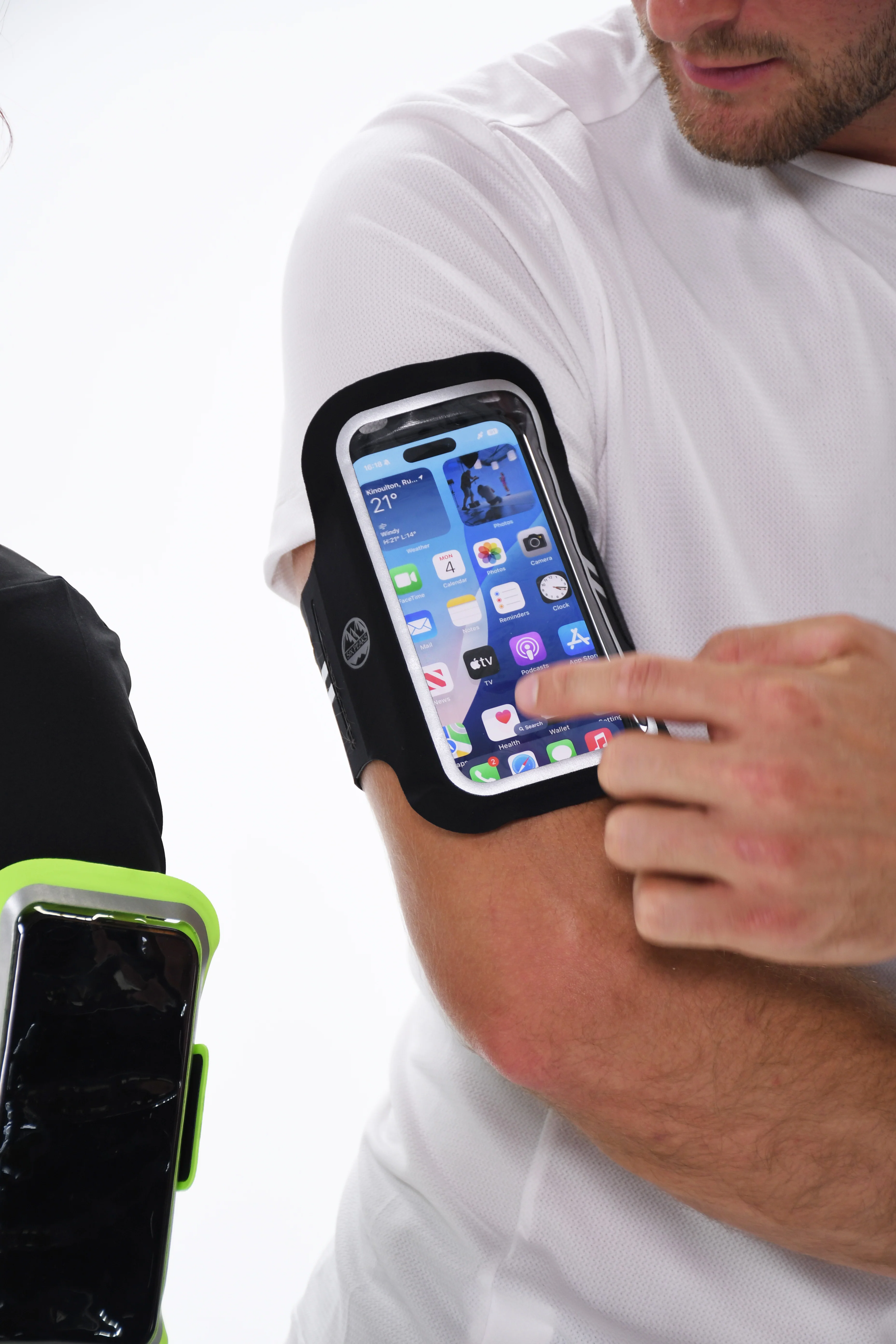 Six Peaks Armband Phone Holder (Black) - Image 8