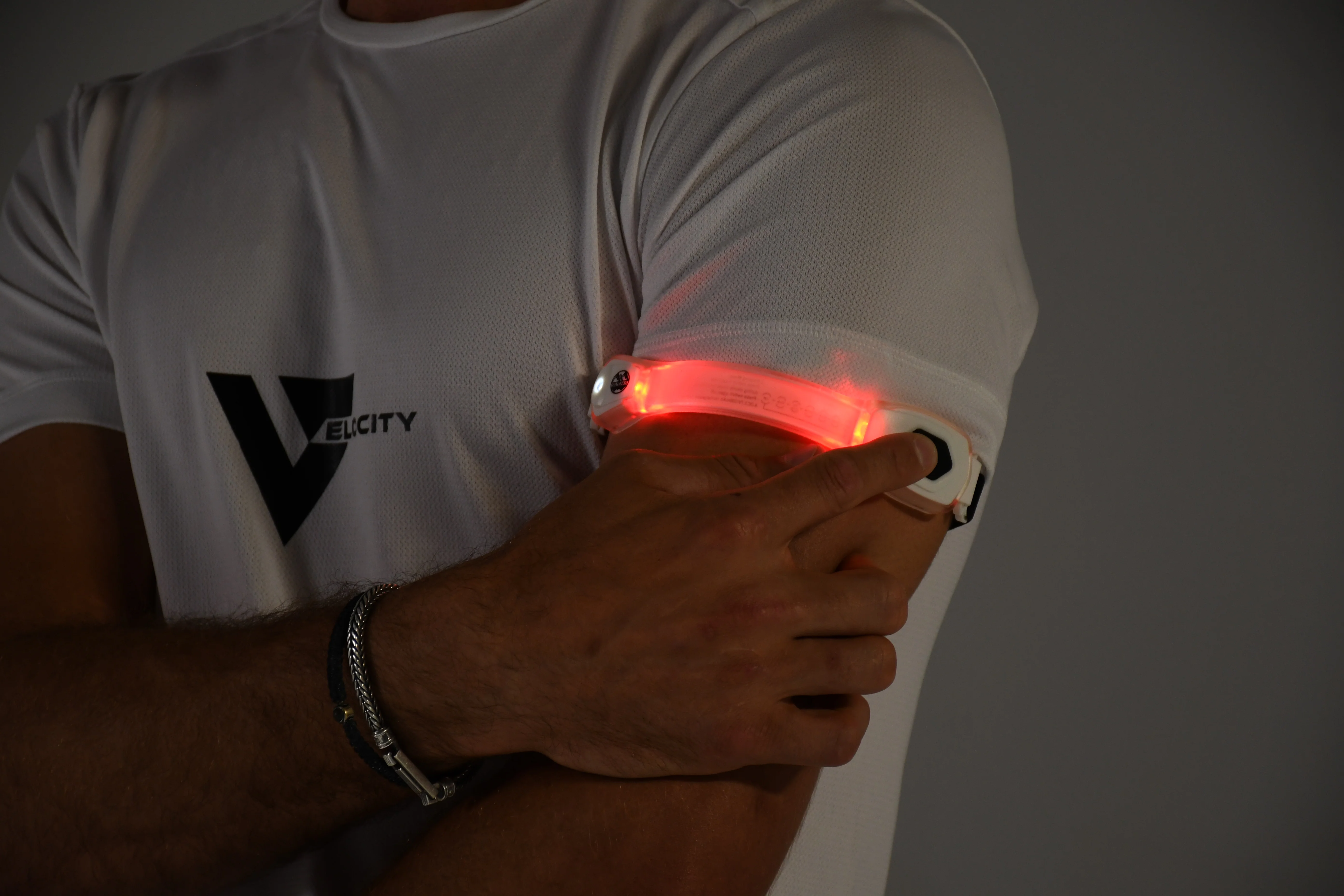 Six Peaks LED Running Safety Light Armband (7 Colour Settings) - Image 15