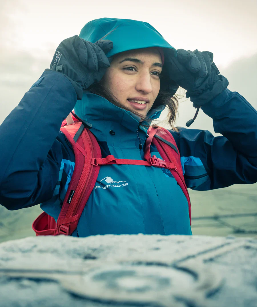 Sprayway Women's Torridon 3L Gore-Tex Jacket (Lyons Blue/Blazer) - Image 8