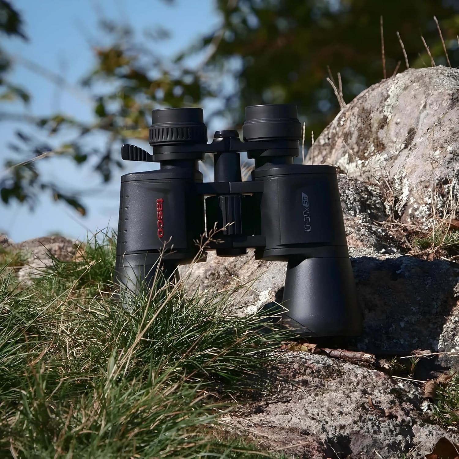 Tasco Essentials Zoom Binoculars (10-30x50) - Image 10