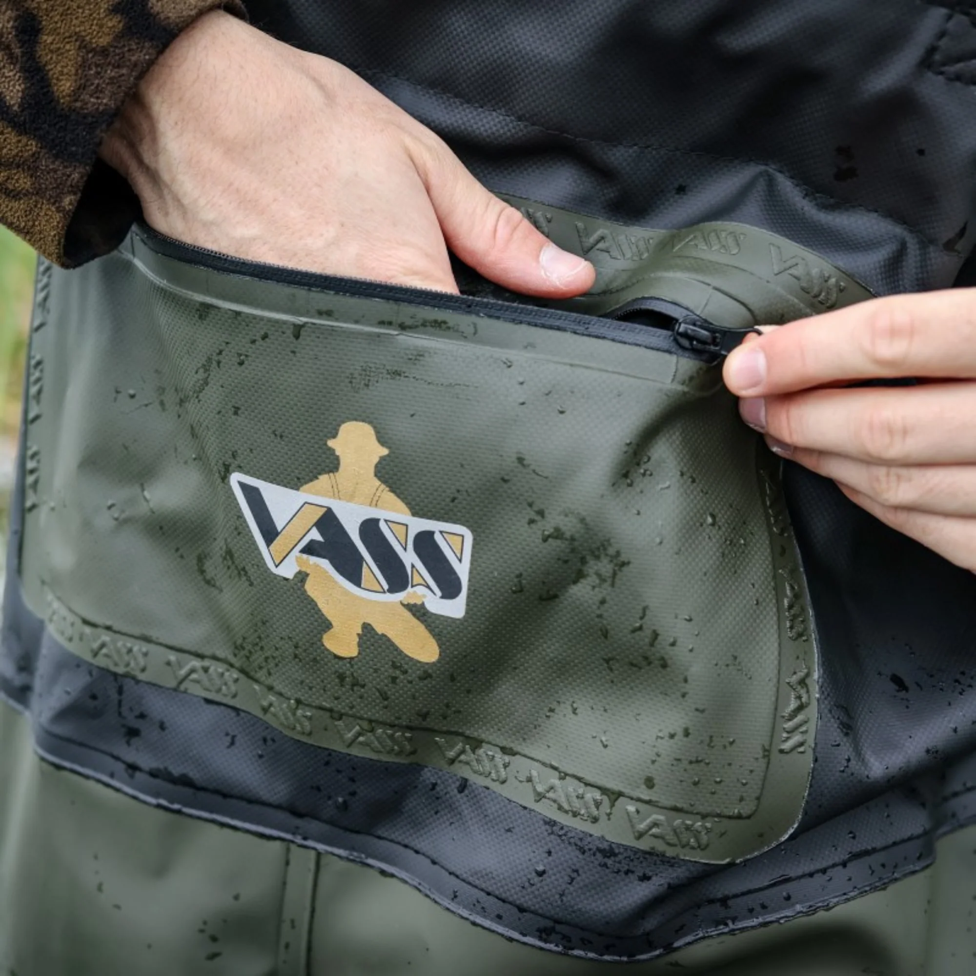 Vass Unisex Hybrid 700 Bootfoot Chest Waders (Khaki) - Image 11