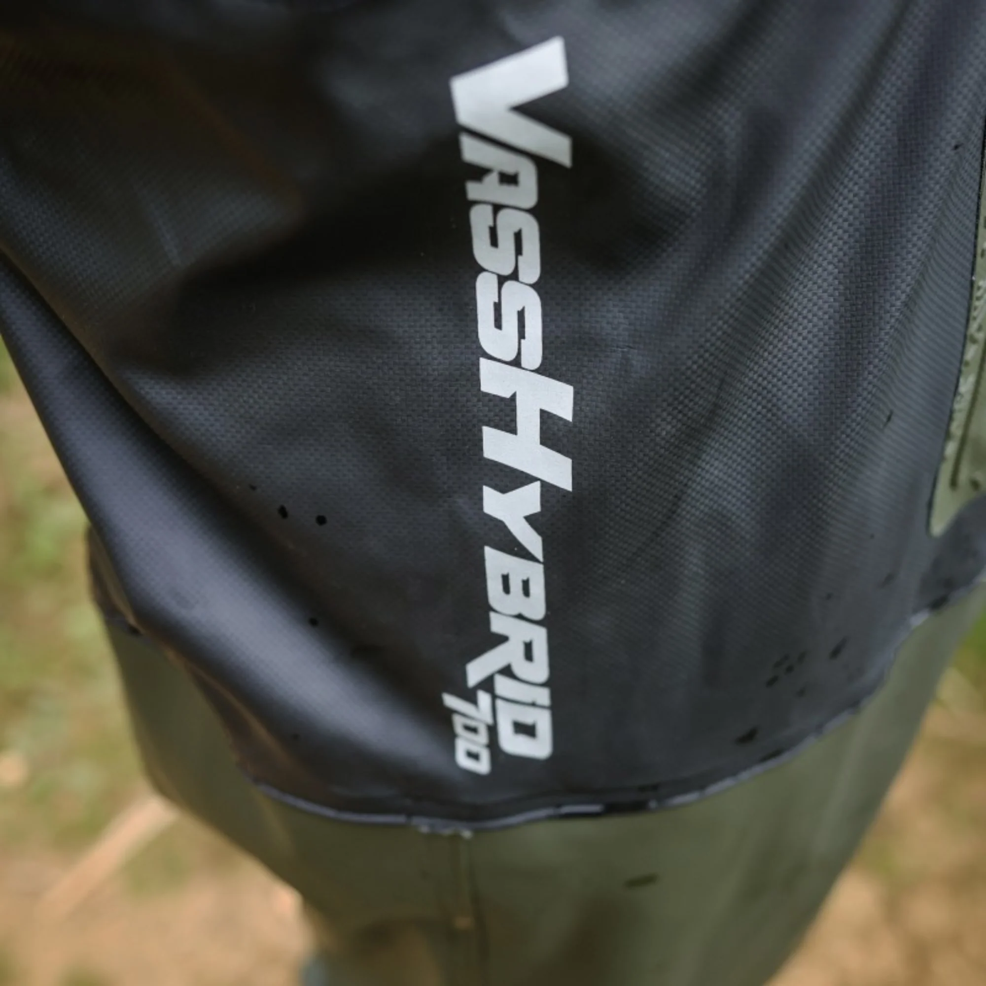 Vass Unisex Hybrid 700 Bootfoot Chest Waders (Khaki) - Image 14